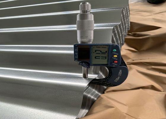 acheter SGCH feuille de toiture galvanisée ondulée à spangle régulière avec une largeur effective de 650 mm et un revêtement en zinc de 60 ‰ 275 g / m2 online manufacture