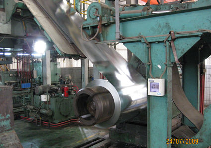 acheter 750–1250 mm Bobine d'acier galvanisé à chaud avec revêtement de zinc et surface à paillettes pour la construction et la fabrication industrielle online manufacture
