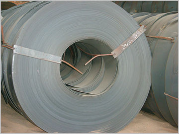 acheter GB/T 700 Q195 / Q235 / Q345 en acier laminé à chaud de bobines / bande avec 145-630 MM de largeur online manufacture