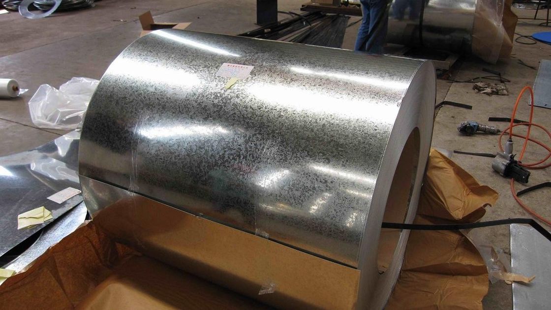 bande d'acier galvanisé à chaud chromé à 22 calibres avec spangle régulier pour pièces de meubles et fabrication de largeur étroite