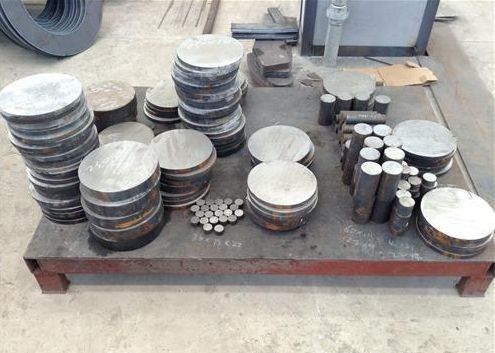 Pièces de découpe de plaques d'acier et de barres d'acier de découpe laser de précision personnalisées pour machines de traitement des métaux