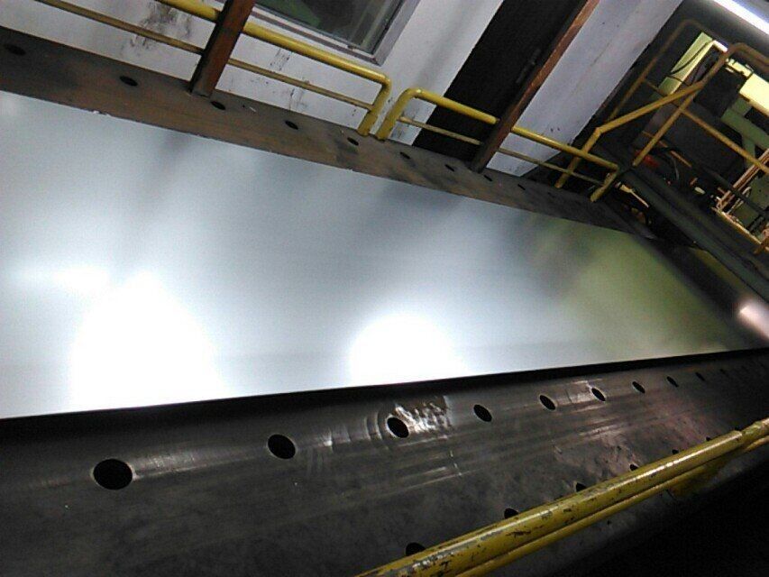 Tôle d'acier galvanisé à chaud SGCC à grandes paillettes Z40–Z275 de 0,15–3,8 mm JIS G3302 pour le formage de tuyaux et les applications structurelles