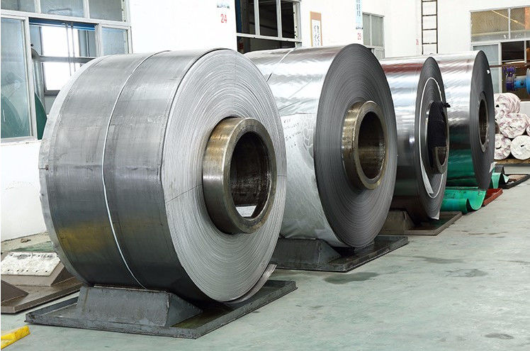 1250mm largeur JIS G4303 SUS 201 / SUS 202 / SUS 304 laminé à froid en acier inoxydable serpentin