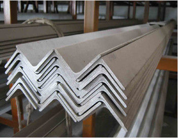 Barre d'angle en acier doux de longueur égale et inégale pour les applications structurelles et industrielles