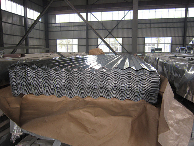 AS 1397 G550 tôle de toiture galvanisée ondulée de 1050 mm de largeur effective pour les toits et les murs industriels