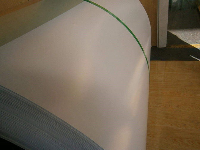 PPGI ASTM A653 bobines d'acier de couleur prépeintes largeur 700 ∼ 1250 mm pour les panneaux de toiture et de construction