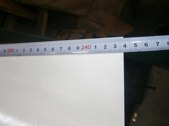 Tôle d'acier prépeinte LFQ 0,18-1,20 mm 700-1250 mm pour panneaux de toiture et de construction