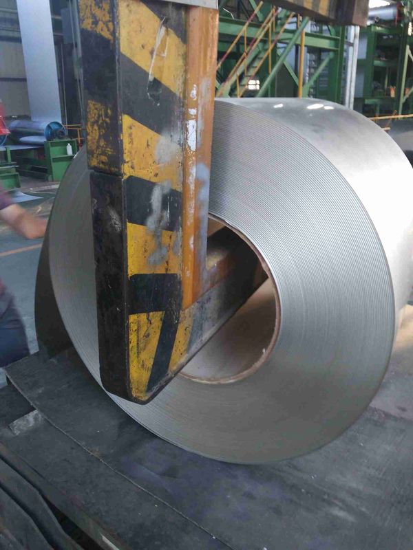 Bobine d'acier galvanisé à chaud big spangle Z60Z275 avec des qualités commerciales douces pour la construction et le traitement des feuilles