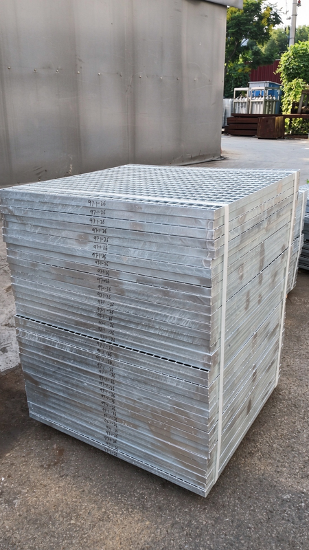 32 × 5 mm HDG barres d'acier composé de grille pour les sols d'usine anti-poussière