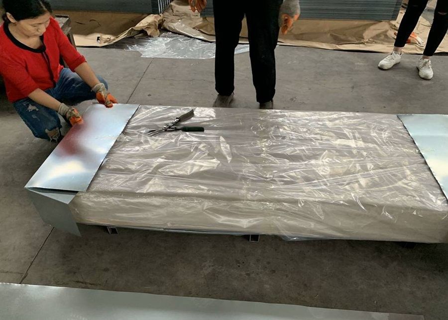 0.14mm SGCH Panneau de toiture galvanisé ondulé dur complet avec une largeur effective de 1050 mm et un revêtement en zinc de 30 ‰ 275 g / m2