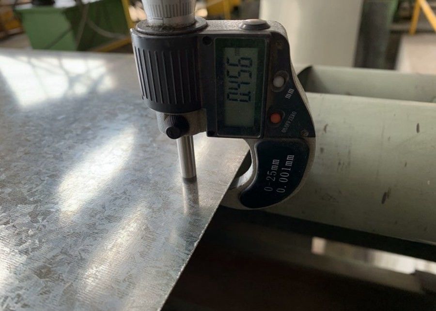 0.15·3.8mm JIS G3302 SGCC Plaque d'acier galvanisé à chaud Z40·Z275 pour les applications de construction et industrielles