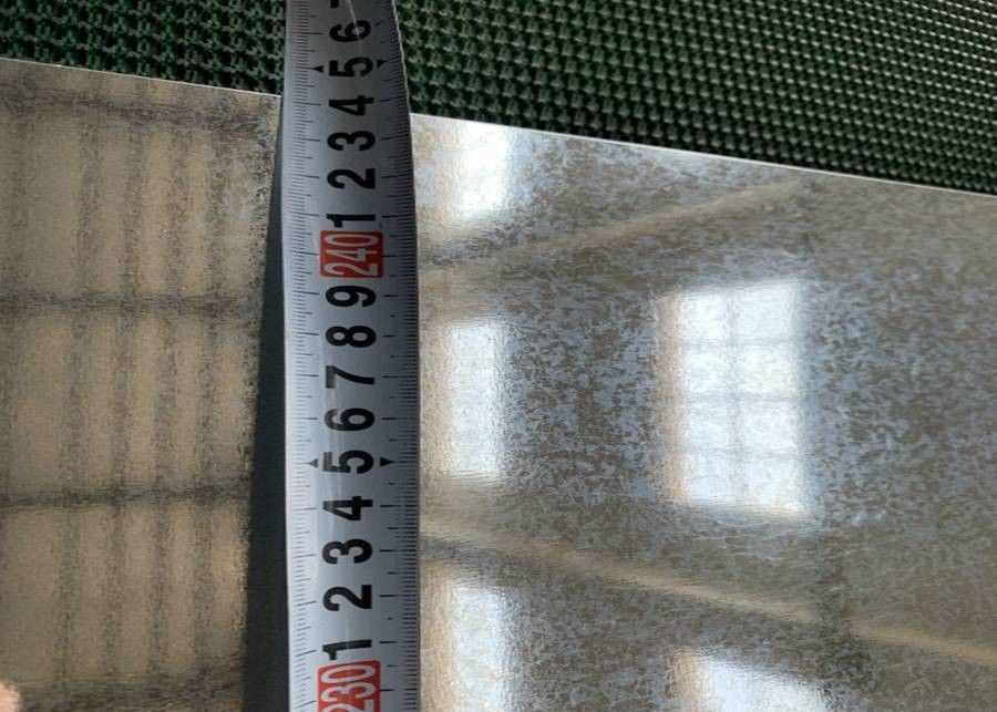 Tôle d'acier galvanisé à chaud JIS G3302 SGCC Z40–Z275 de 0,15–3,8 mm pour applications de tuyauterie et de construction