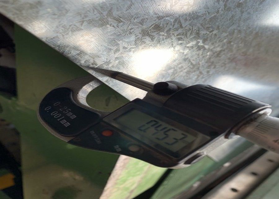 Tôle d'acier galvanisé à chaud JIS G3302 SGCC Z40–Z275 de 0,15–3,8 mm pour applications de tuyauterie et de construction