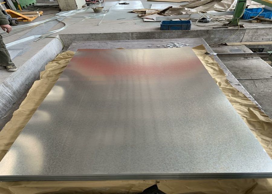 Tôle d'acier galvanisé à chaud JIS G3302 SGCC Z40–Z275 de 0,15–3,8 mm pour applications de tuyauterie et de construction