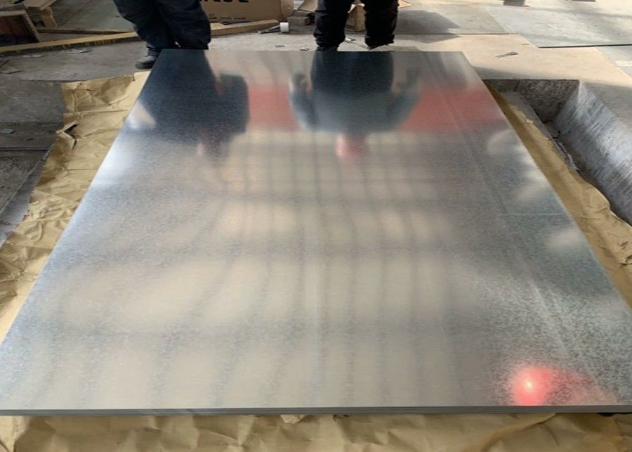 0.15 ¥3.8 mm Z275 Plaque d'acier galvanisé à chaud Spangle régulier SGCC DX51D pour les applications de conteneurs et de construction