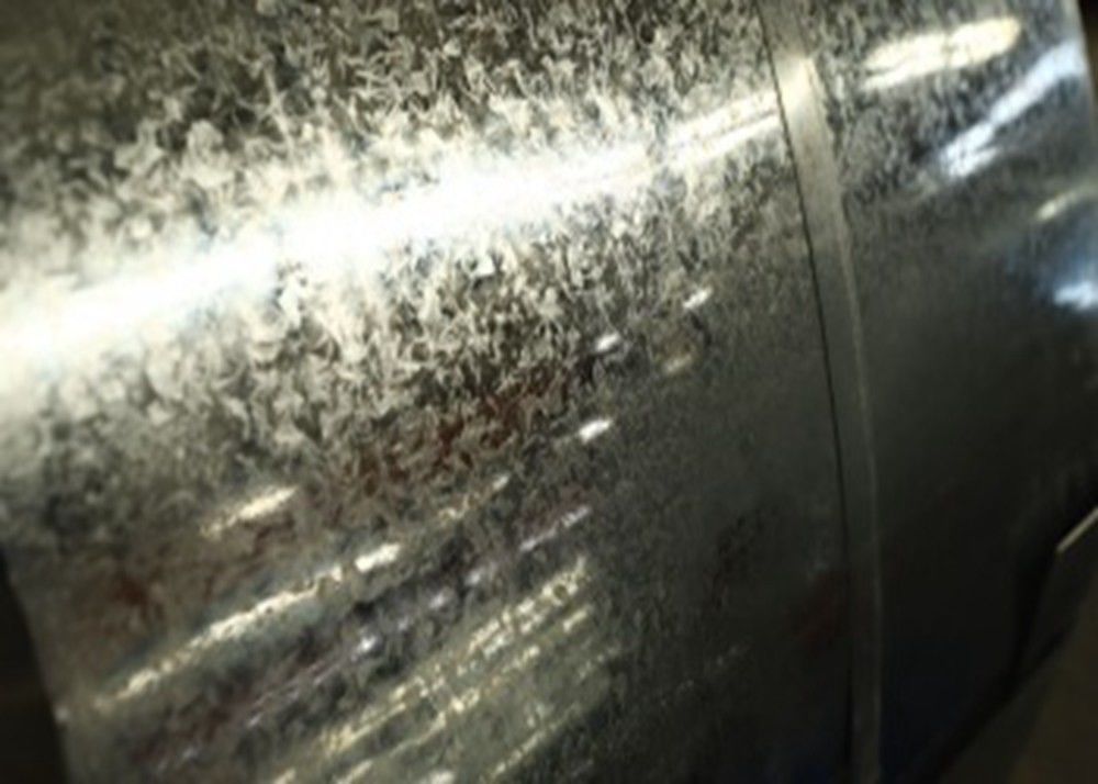 Coil d'acier galvanisé trempé à chaud à l'huile JIS G3302 à largeur de 35 ̊1250 mm pour les panneaux de meubles et le traitement des feuilles