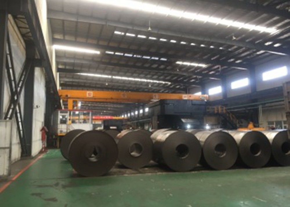 Coil d'acier galvanisé trempé à chaud à l'huile JIS G3302 à largeur de 35 ̊1250 mm pour les panneaux de meubles et le traitement des feuilles