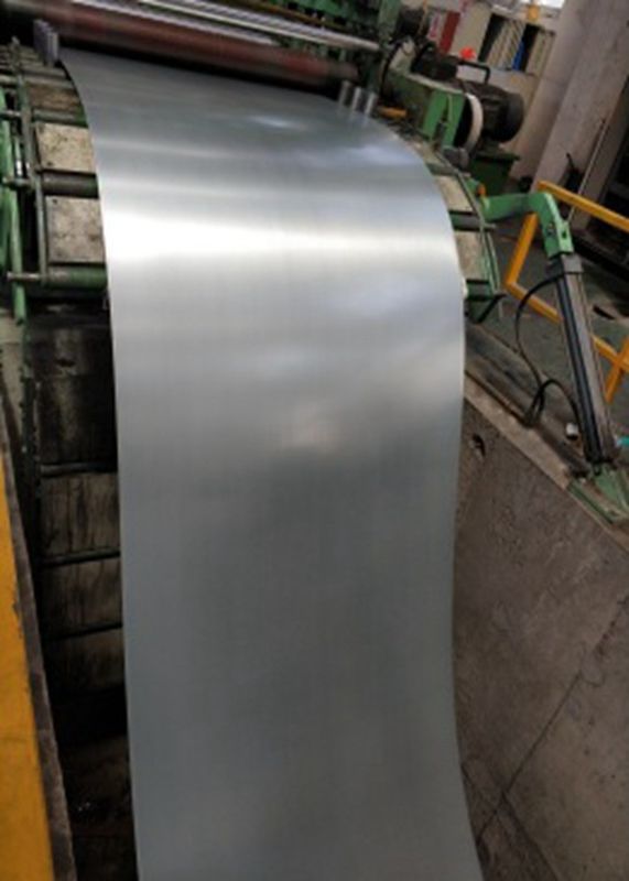 Bobine d'acier galvanisé à chaud DX51D / DX52D / DX53D avec revêtement de zinc de 40–275 g/m² pour le traitement de panneaux de construction et d'appareils électroménagers