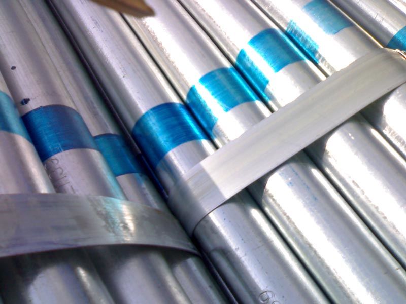 Pièces d'acier soudés en ERW galvanisées ou revêtues d'huile et tuyaux carrés pour applications structurelles