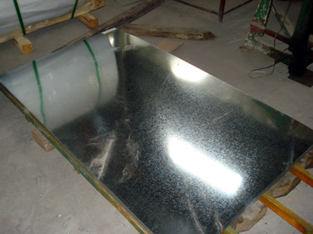 0.15 ¥3.8mm Z40 ¥Z275 SGCC Plaque d'acier galvanisé à chaud JIS G3302 pour les applications de construction et industrielles