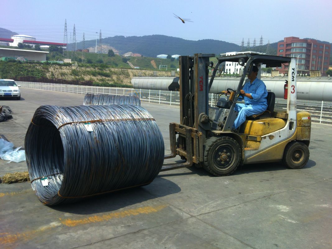Fil machine laminé à chaud de 5,5 mm à 16 mm ASTM A510 SAE1006 SAE1008 pour applications mécaniques et structurelles